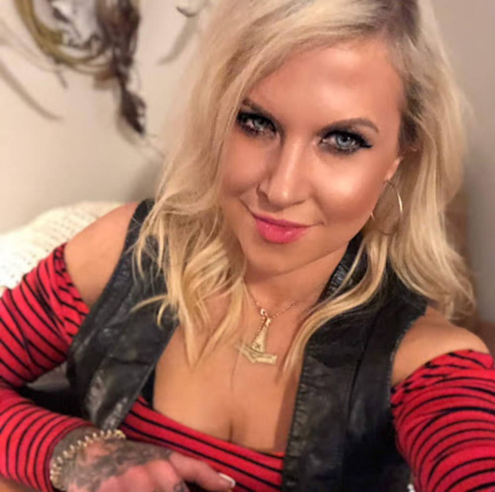 Meet your Posher, Laurel